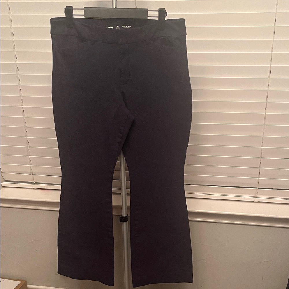 Old Navy Women’s Navy Blue Pixie Flare Pants